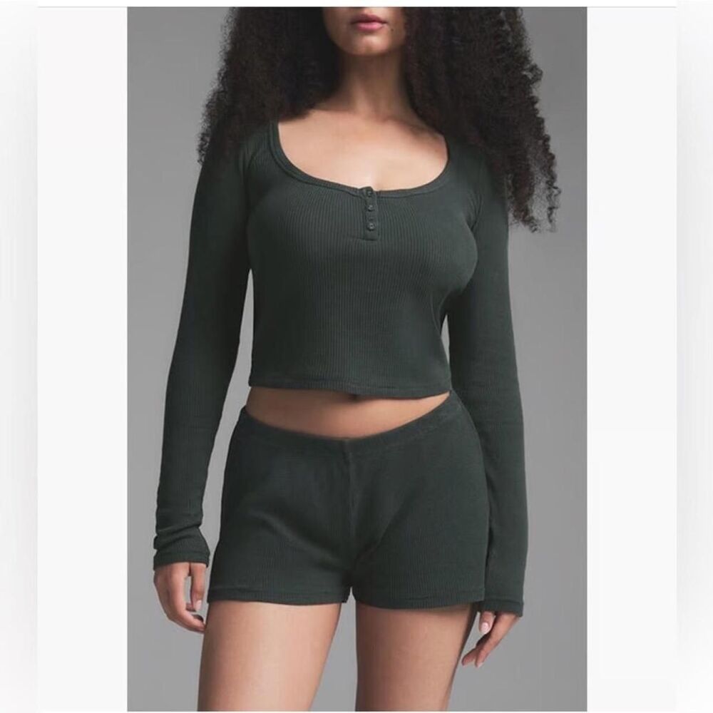 Skims Women's Green and Black Pajamas